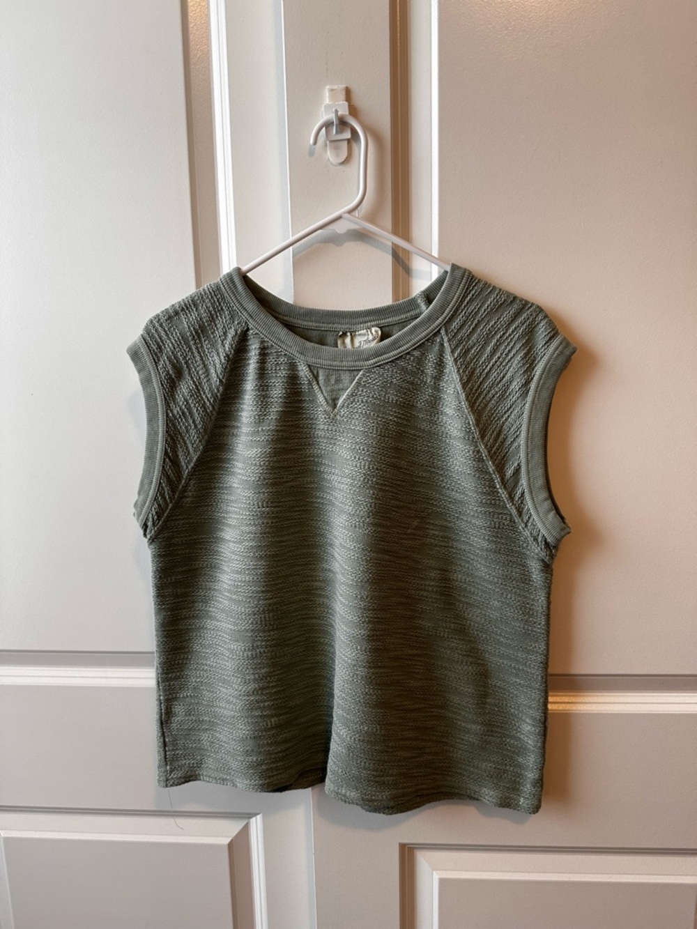 Universal Threads Sage Green Textured Knit Top - Women’s Sz. M 100% Cotton